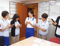 ベッドメイキング