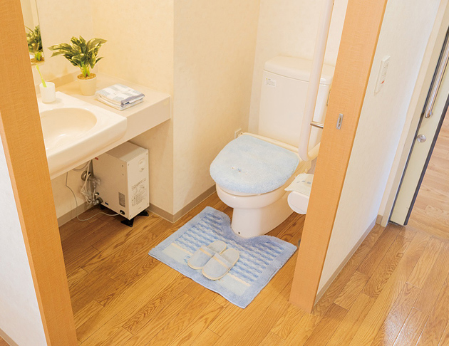 ライフコミューンいずみ中央 居室(洗面台・トイレ)