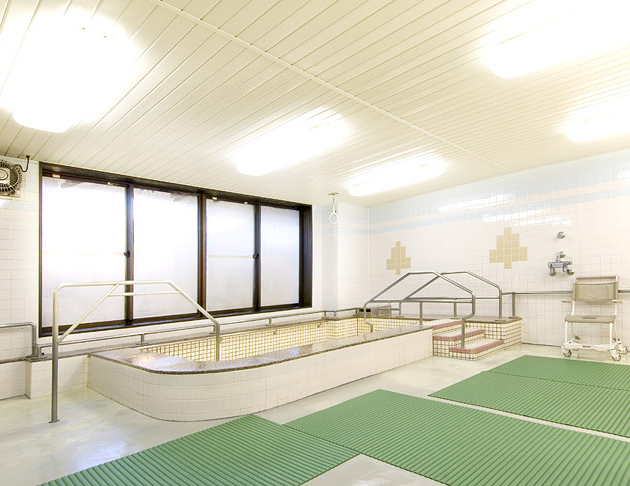 ライフコミューンいずみ中央 浴室(大浴槽)